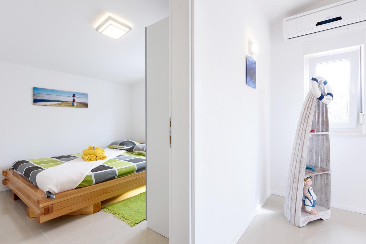 Studio Apartment Maslina Gornji Karin Kültér fotó
