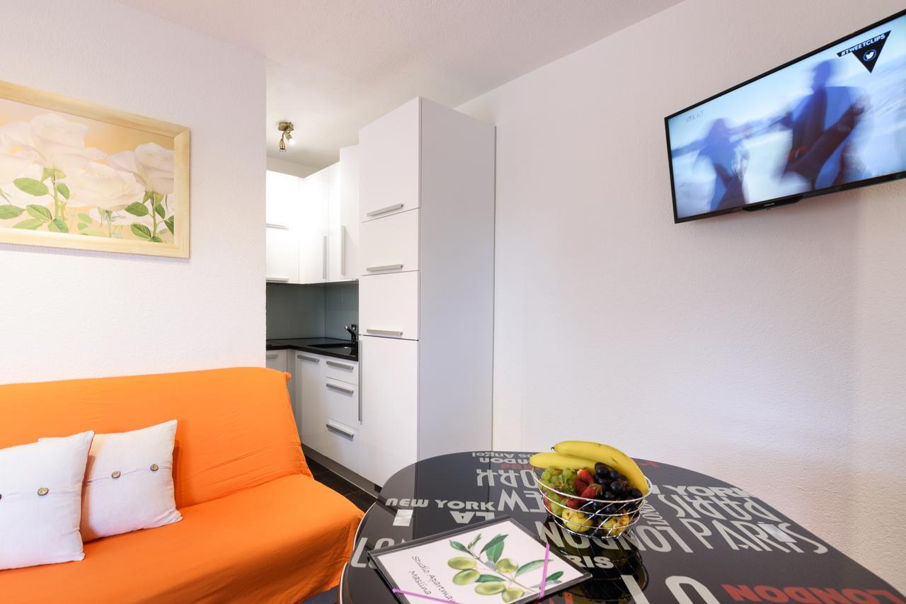 Studio Apartment Maslina Gornji Karin Kültér fotó